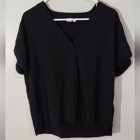 GAP Tops - Gap V-Neck top